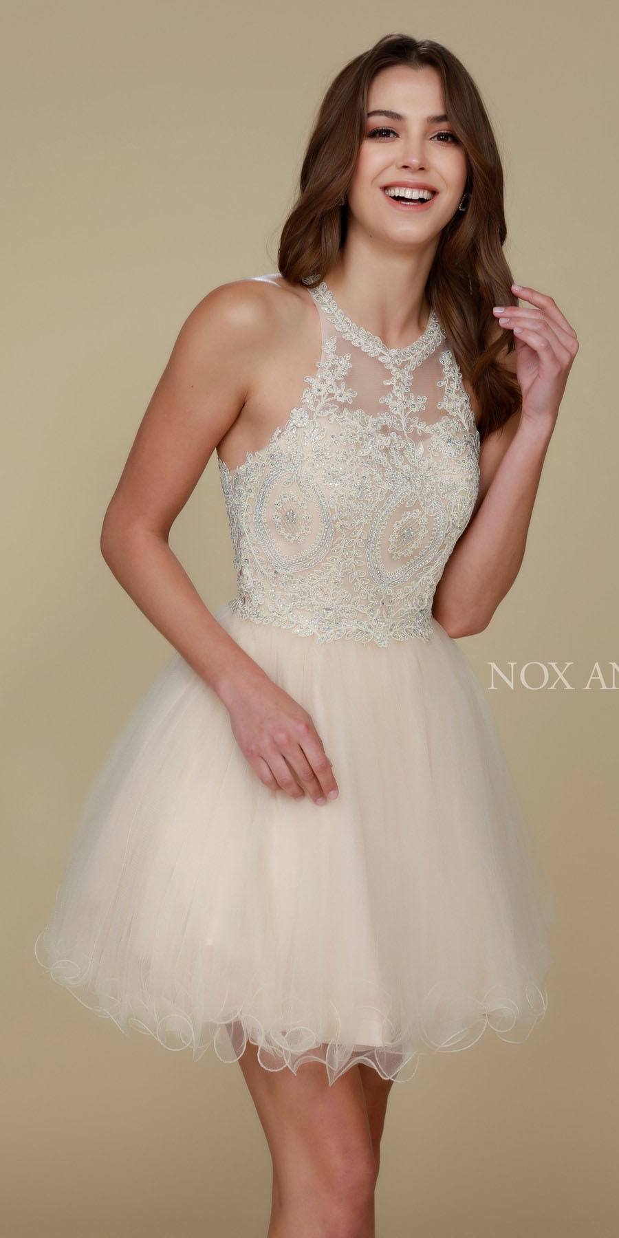 LIQUIDACIÓN - Vestido corto Nox Anabel B652 con falda de tul acampanada (Talla Pequeña)