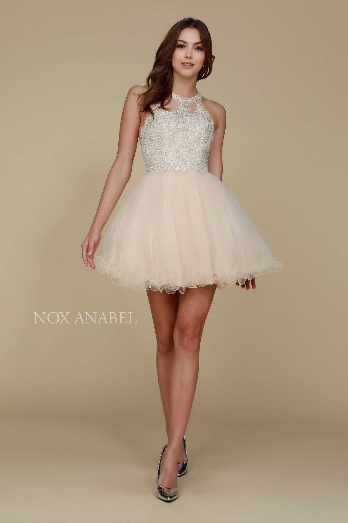 LIQUIDACIÓN - Vestido corto Nox Anabel B652 con falda de tul acampanada (Talla Pequeña)