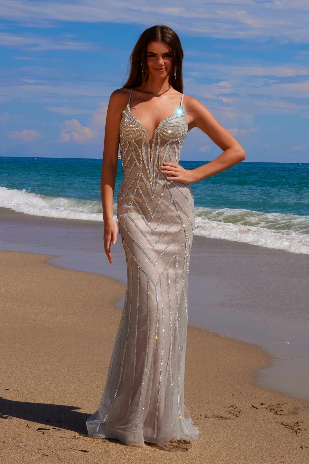 Nox Anabel C1632 Vestido de tul con apliques y espalda con cordones