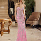 Vestido de fiesta ajustado Nox Anabel C1826 con escote en pico y adornos de pedrería