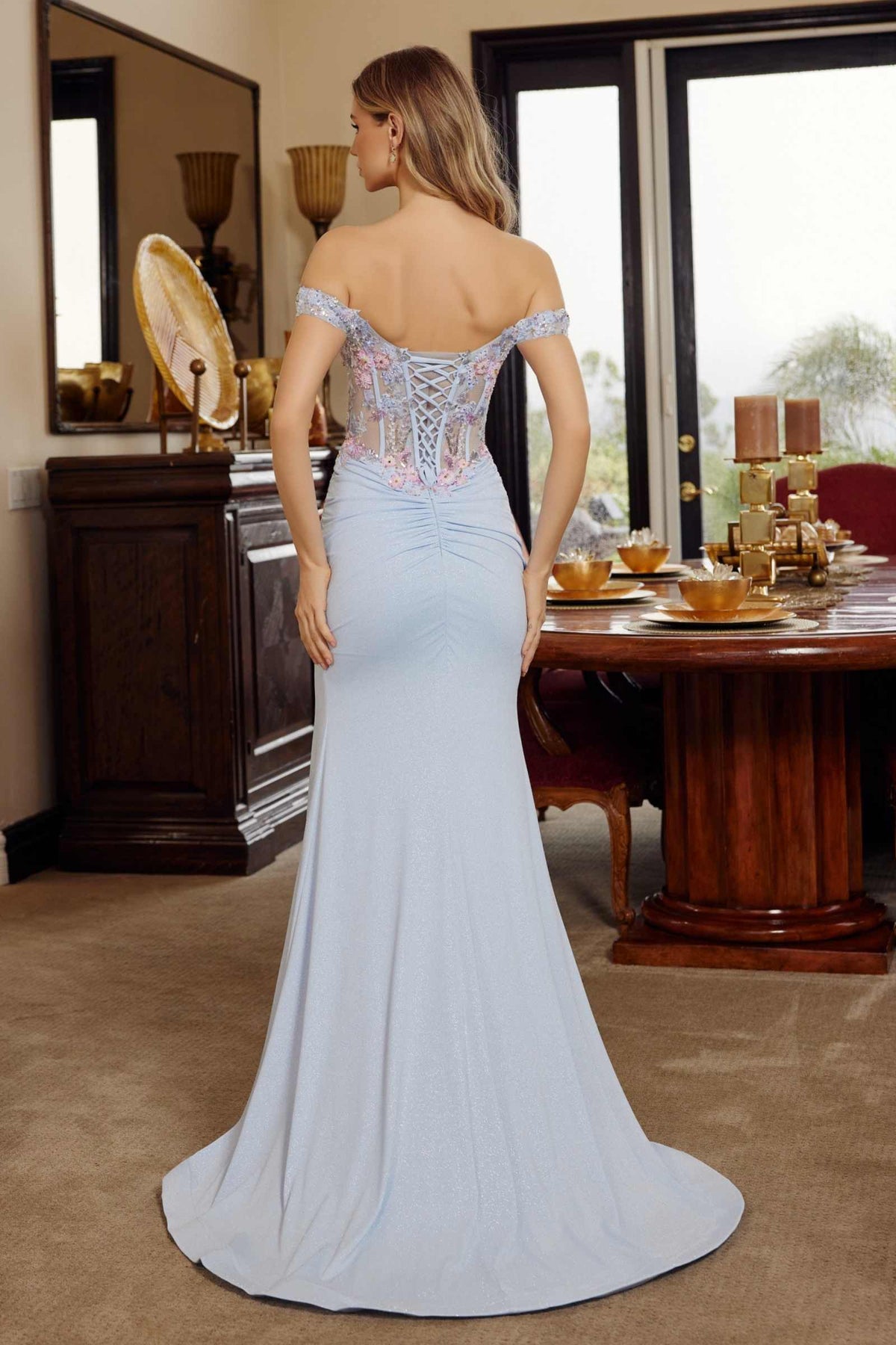 Nox Anabel C1845 Vestido de fiesta ajustado con hombros descubiertos, adornos y brillo de jersey