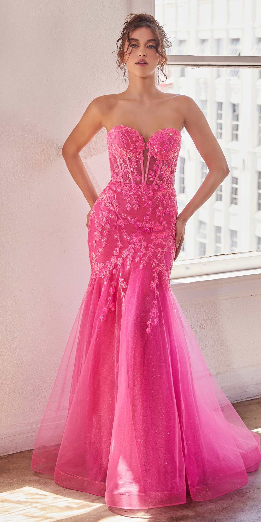 Vestido de noche largo de sirena ceñido con pedrería sin tirantes Ladivine CB139