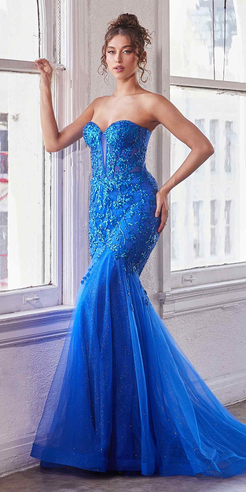 Vestido de noche largo de sirena ceñido con pedrería sin tirantes Ladivine CB139