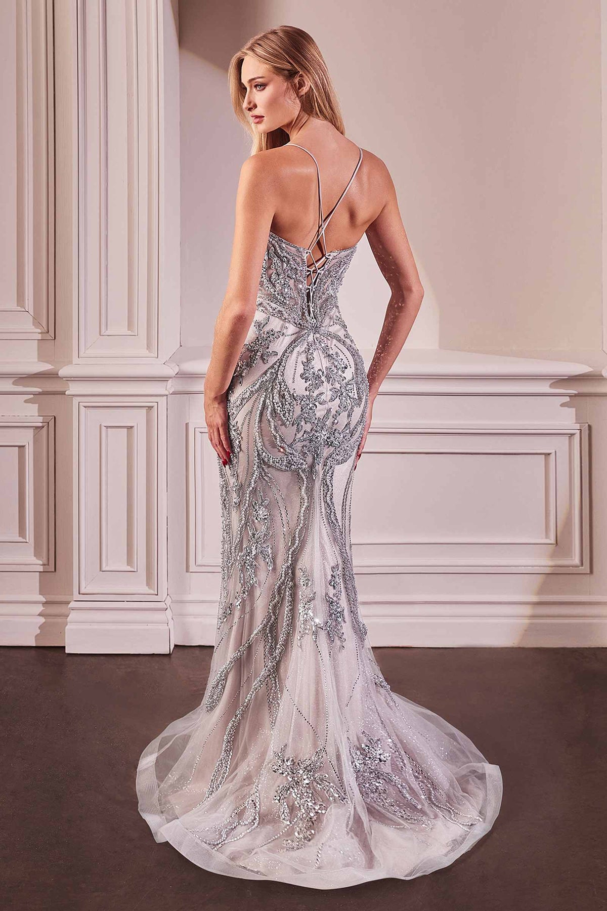Vestido Ladivine CC0240, corte A, acampanado, con adornos de perlas