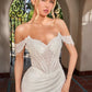 Vestido de noche ajustado Ladivine CC456W de satén elástico brillante color blanco roto