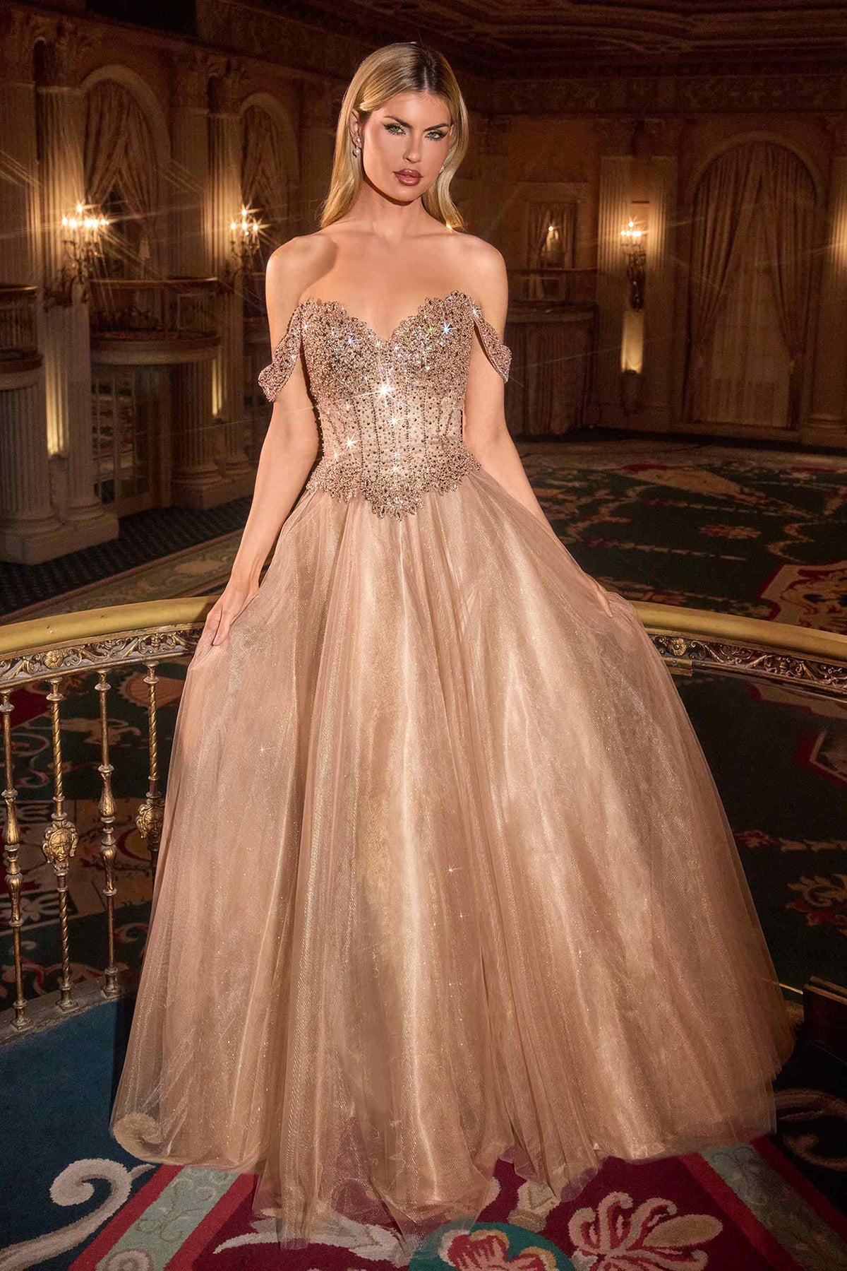 Ladivine CC471 Vestido de gala con corpiño corsé de tul brillante y hombros descubiertos