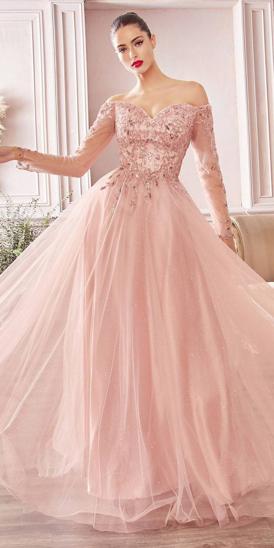 Cinderella Divine CD0172 Vestido de tul acampanado con capas, escote Bardot y manga larga