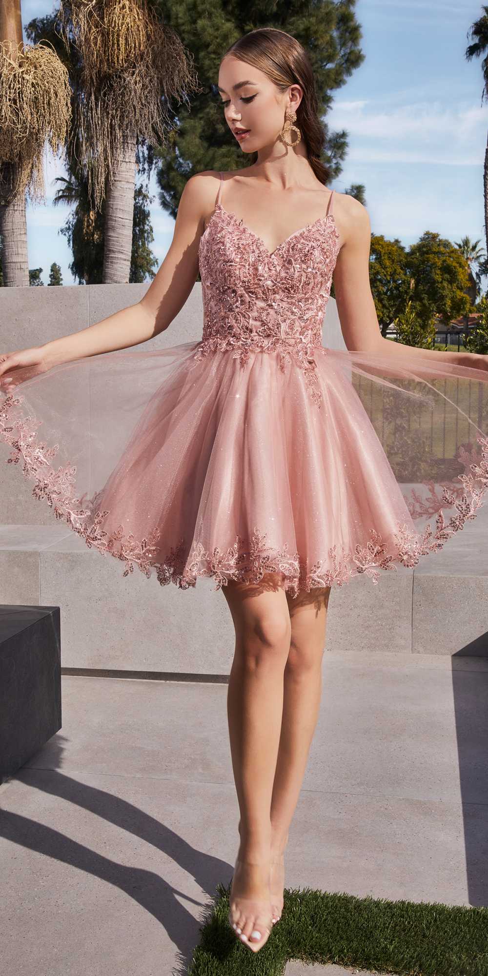 Vestido corto de tul con purpurina y corte A Ladivine CD0213