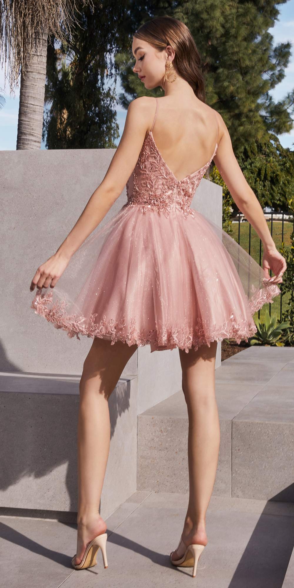 Vestido corto de tul con purpurina y corte A Ladivine CD0213