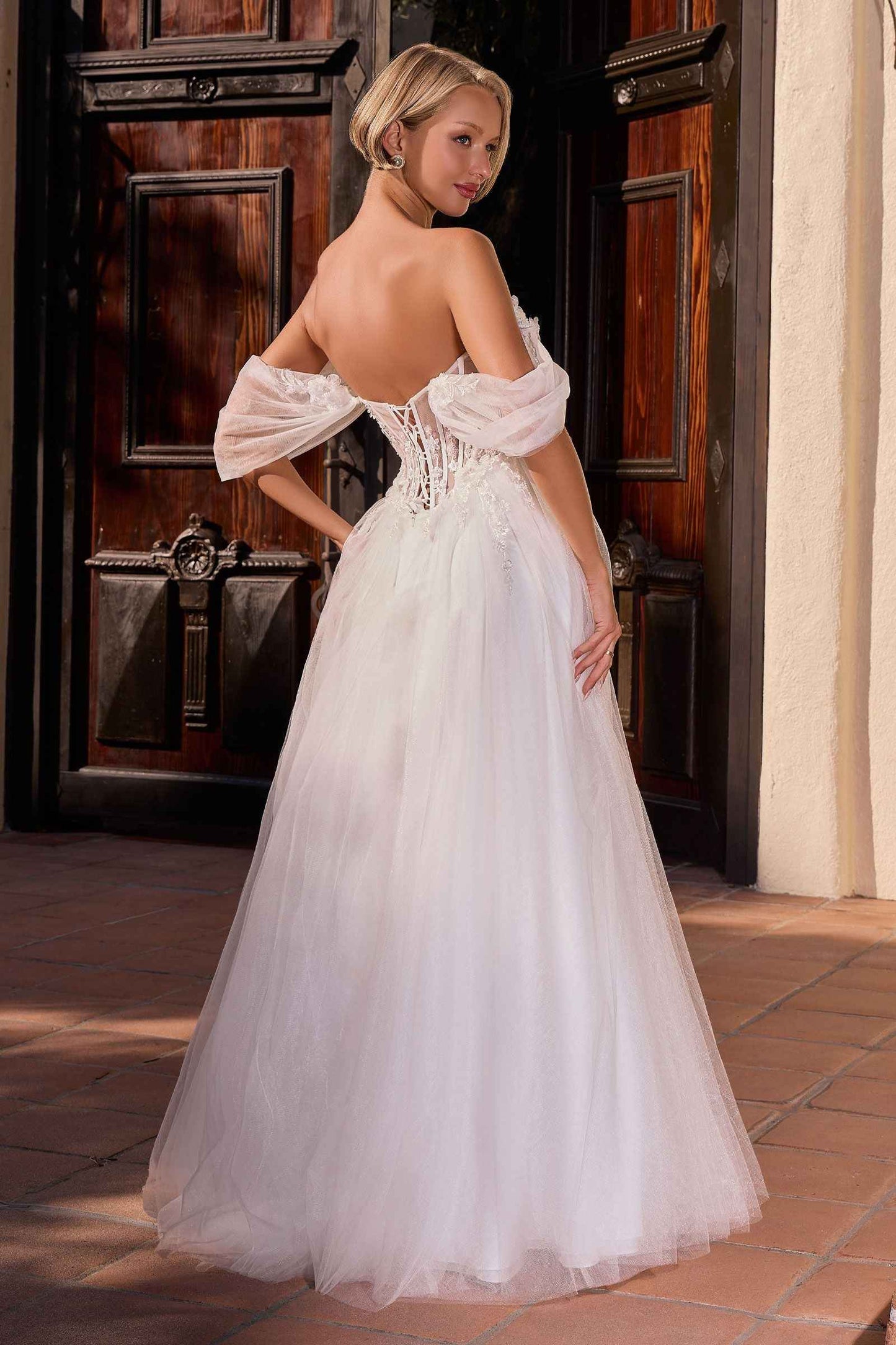 Vestido de gala de tul con corsé y hombros descubiertos, con apliques florales, Ladivine CD2426W