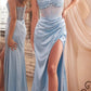 Vestido largo de corsé de satén Ladivine CD295 con corpiño embellecido con motivo de margarita