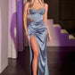 Vestido Ladivine CD375 de satén ajustado con aberturas