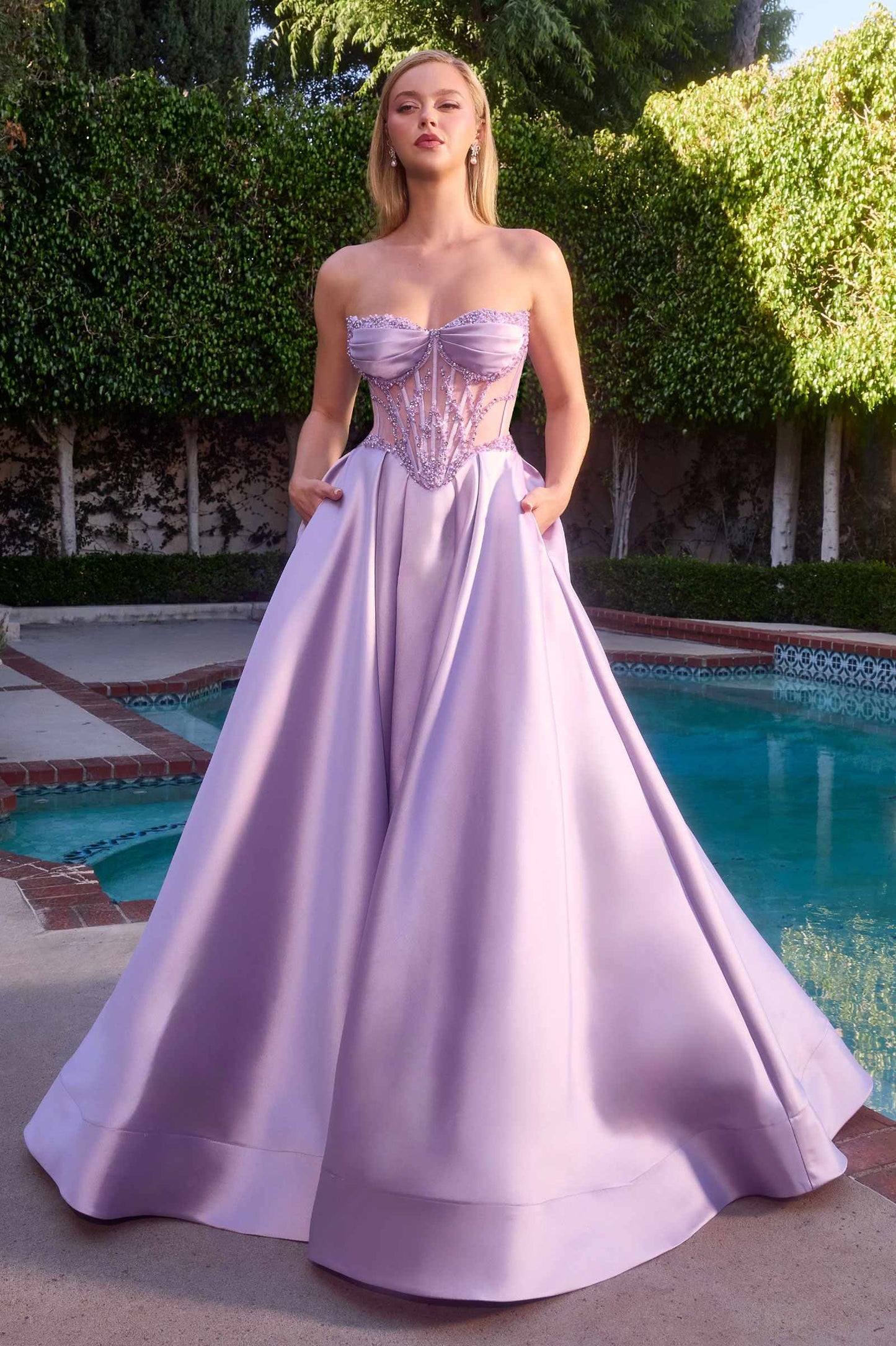 Vestido formal sin tirantes con falda larga de mikado estilo A Ladivine CD389