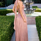 Ladivine CD412 Elegante vestido largo de gala con escote halter pronunciado y falda fluida en A