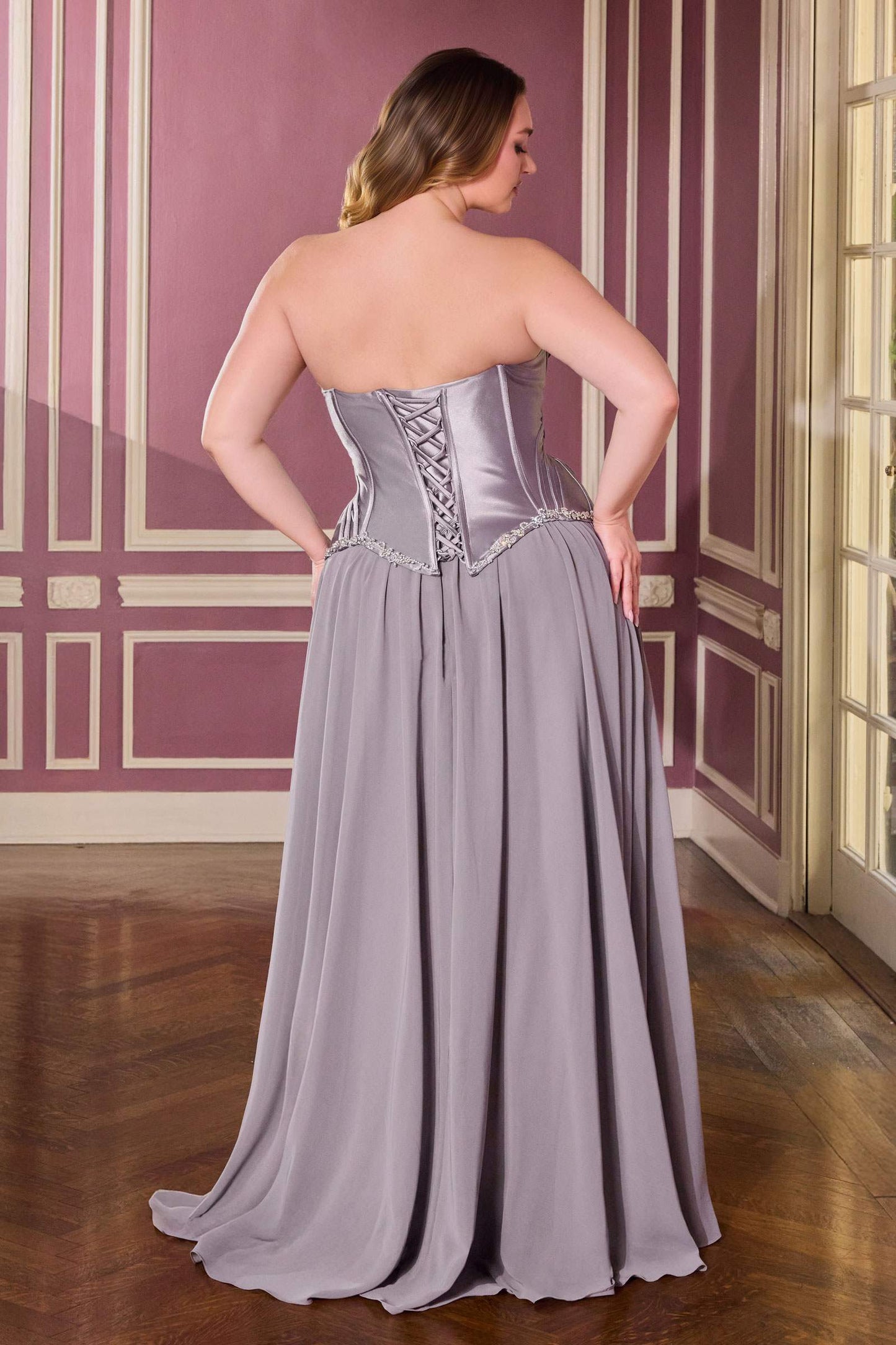 Vestido de gala de talla grande con corpiño corsé de satén esculpido Ladivine CD668C