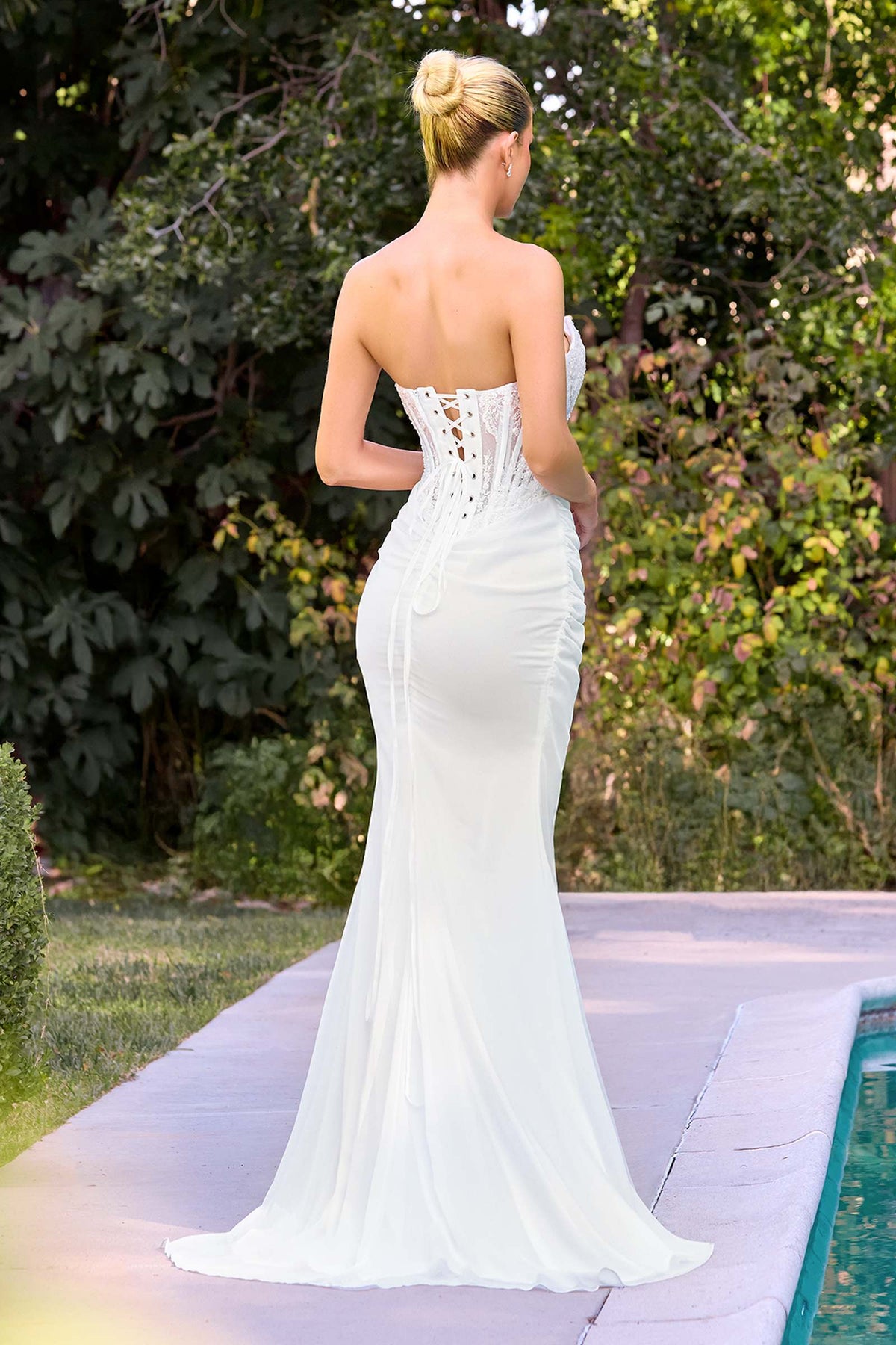 Vestido de novia moderno ajustado sin tirantes Ladivine CD683W