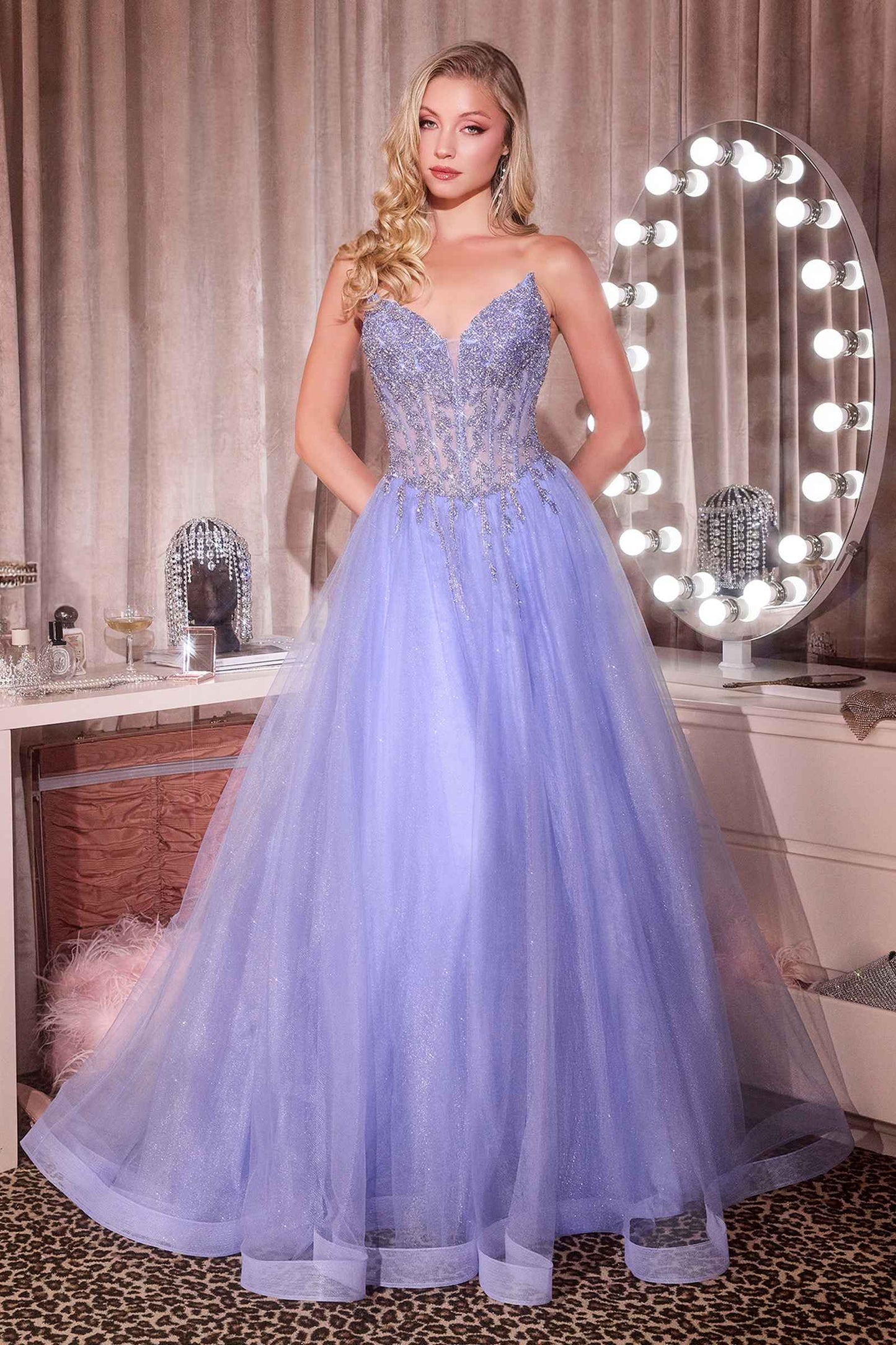 Vestido de fiesta formal Ladivine CD721 sin tirantes, corte A, escote corazón y corpiño estilo corsé