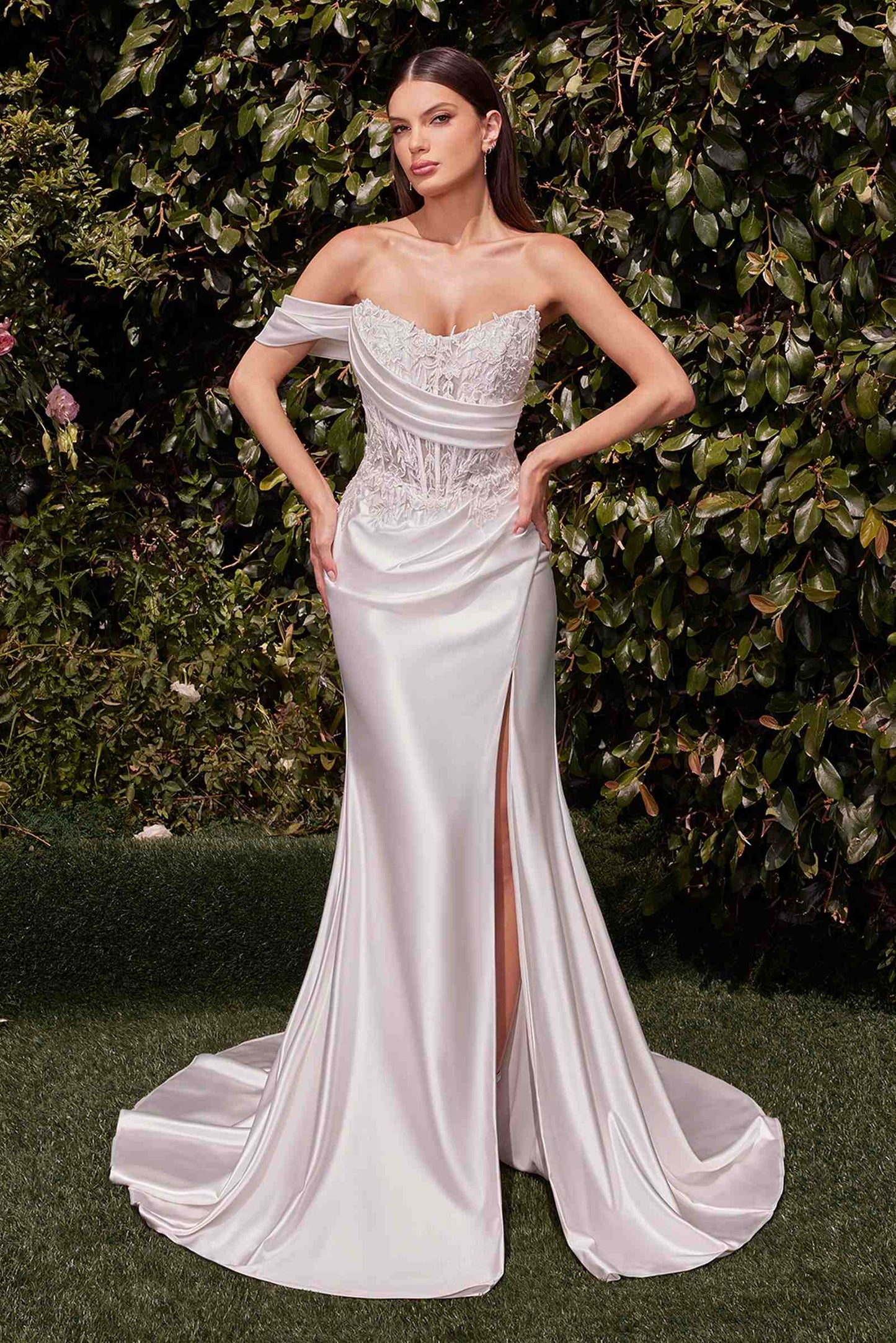 REBAJAS - Vestido de novia Ladivine CD804W de encaje y satén corte entallado y con vuelo (Talla 16)