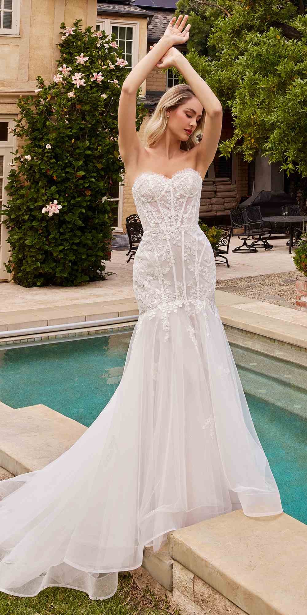Vestido Largo Estraple de Sirena Ladivine CD858W con Mangas Removibles