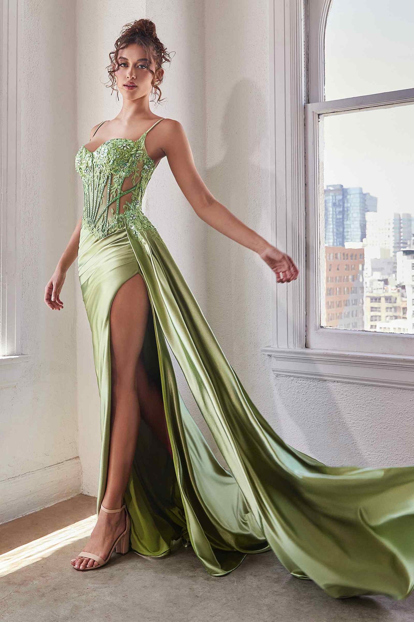 OFERTA ESPECIAL - Vestido largo de noche plateado Ladivine CD868 glamuroso con detalles de encaje y banda lateral (Talla 2)