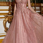 Cenicienta Divina CD994 Vestido largo de tul con pedrería, corte en A, detalle de encaje y escote en V