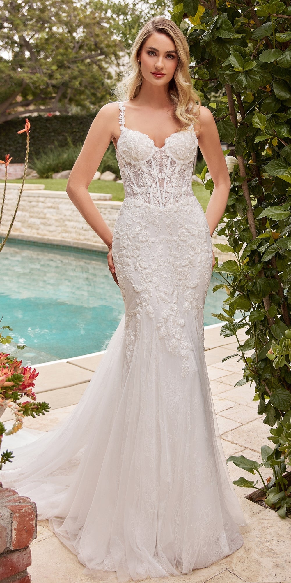 Vestido de novia de sirena Ladivine CDS432W de tul ligero sobre encaje Chantilly