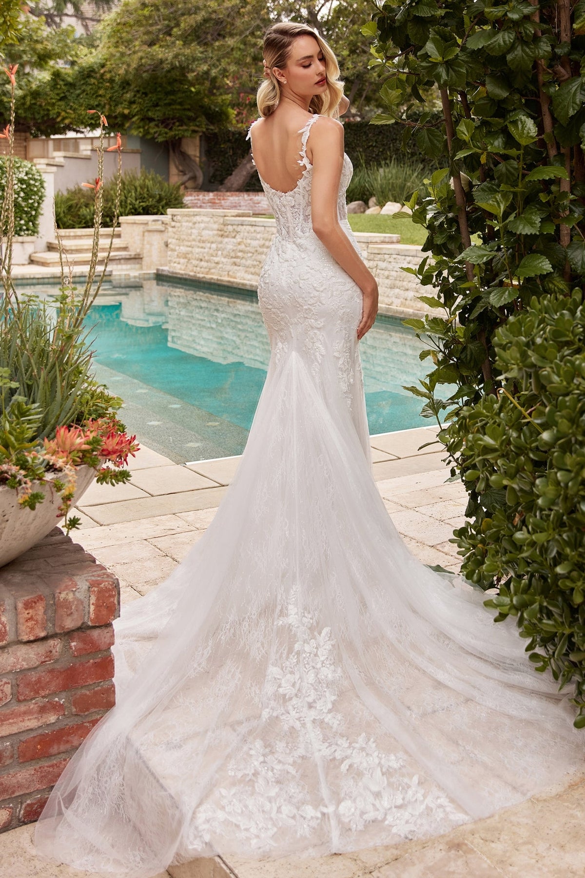 Vestido de novia de sirena Ladivine CDS432W de tul ligero sobre encaje Chantilly