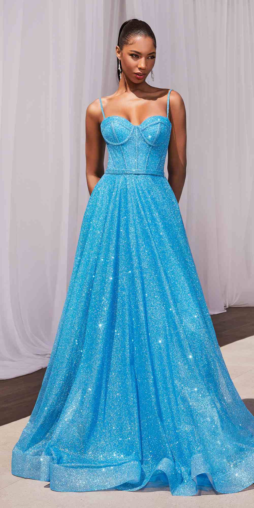 Vestido de fiesta largo con brillo corte A escote corazón Ladivine CDS483