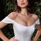 Vestido Ladivine CDS513W de satén suave con hombros descubiertos para novia