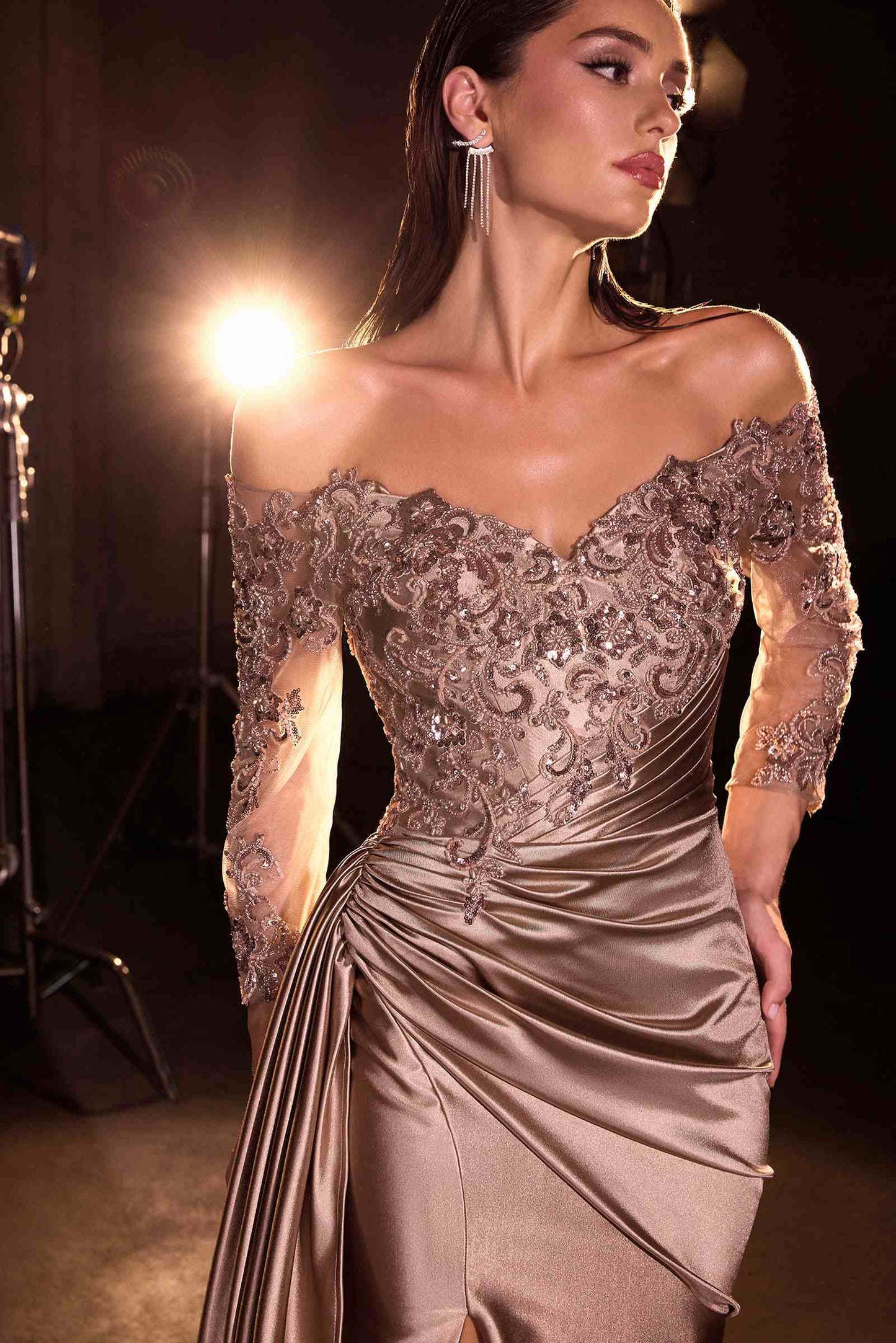 Ladivine CDS549 Vestido Ajustado de Madrina Escote Bardot