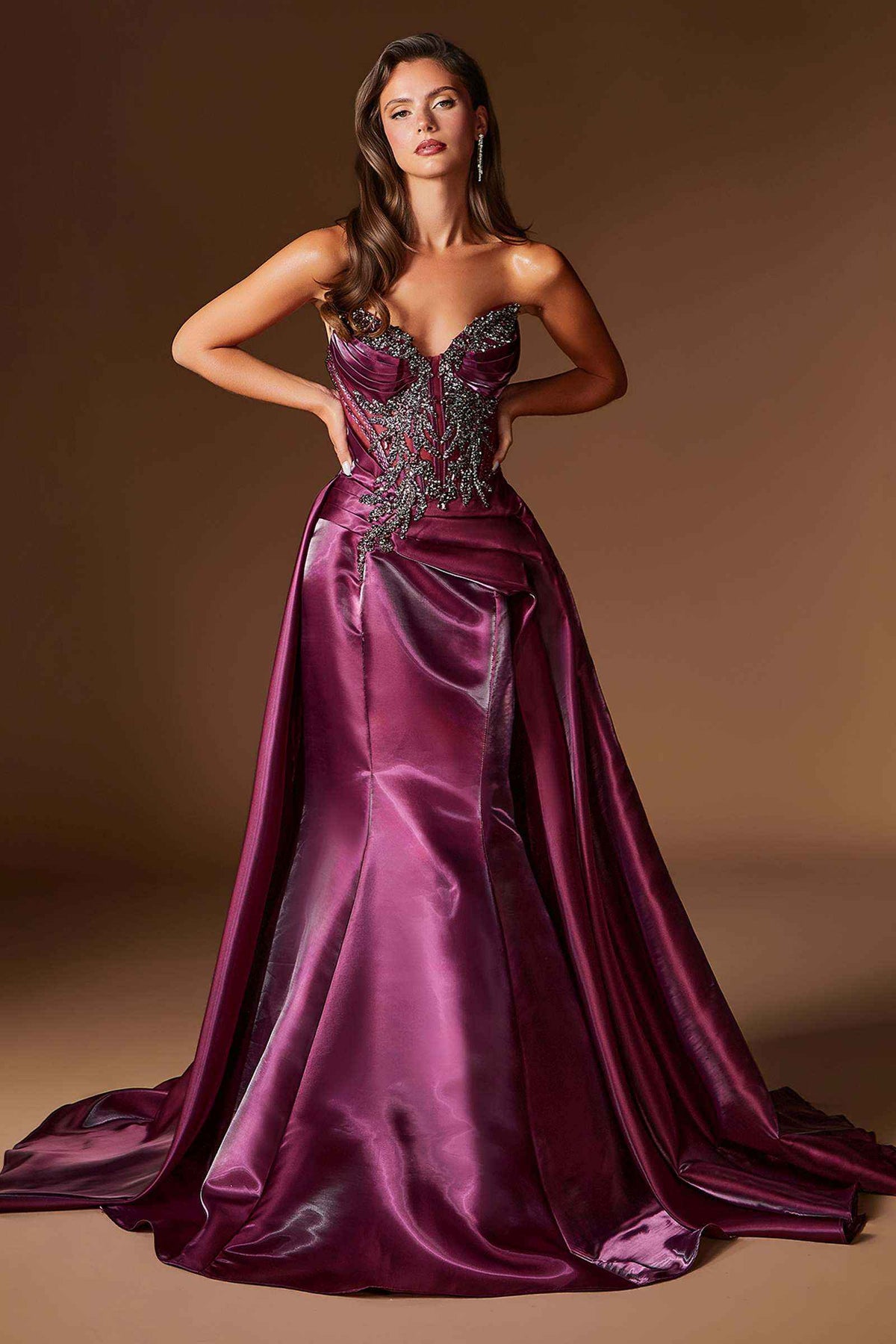 Ladivine CDS568 Vestido de sirena ajustado sin tirantes con sobrefalda