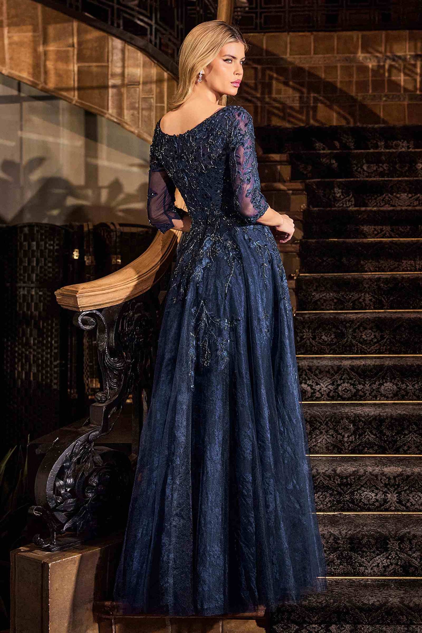 Ladivine CK2401 Vestido de Madrina Modesto con Encaje y Tul de Corte A