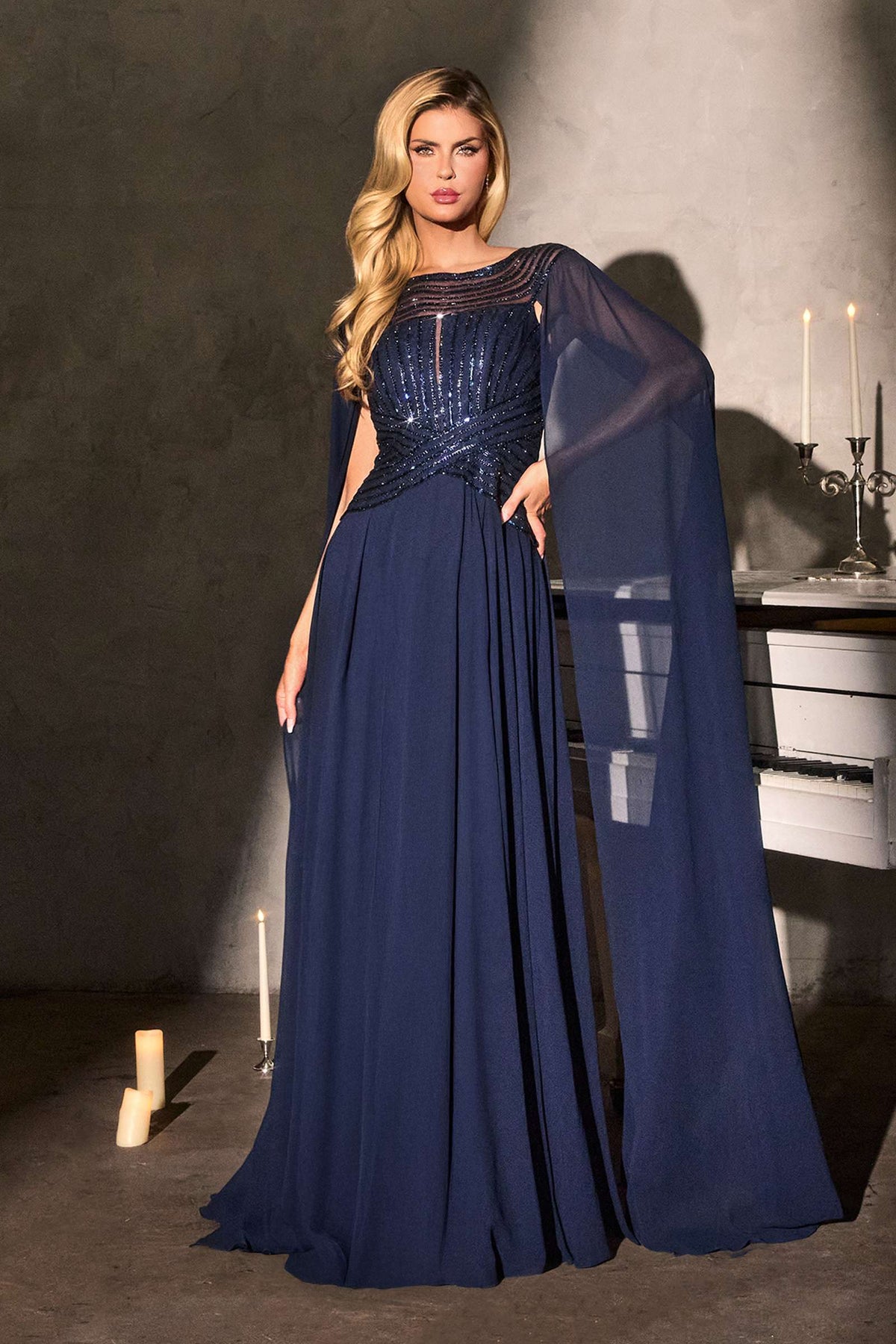 Vestido de Noche Largo Fluido con Capa de Gasa Estilo A de Ladivine CL08
