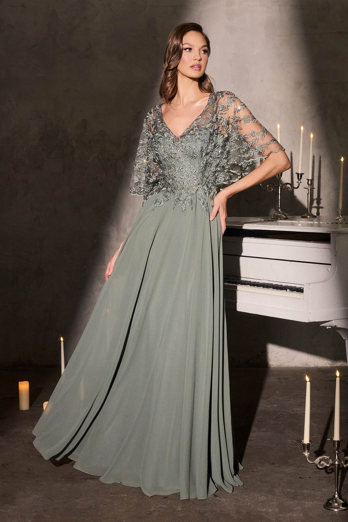 Ladivine CL10 Vestido largo de cuello en V con corpiño de encaje y línea A para Madre de la Novia