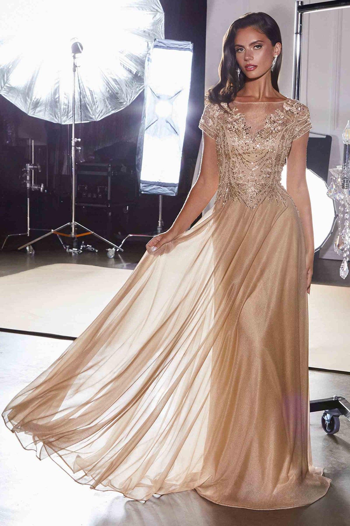 Vestido formal de corte A con mangas casquillo y cuentas doradas CL11 Ladivine