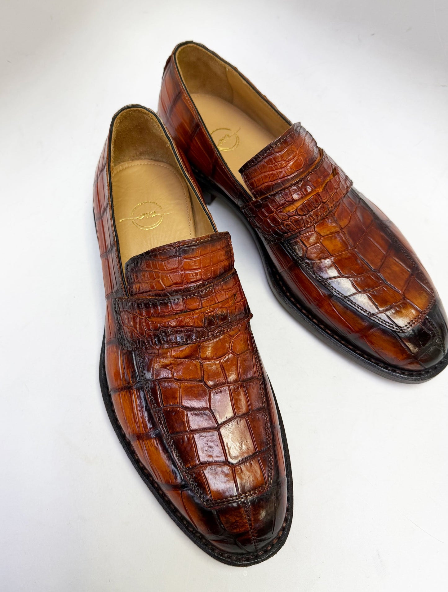 Mocasín Maurice Detroit de caimán personalizado - Whiskey