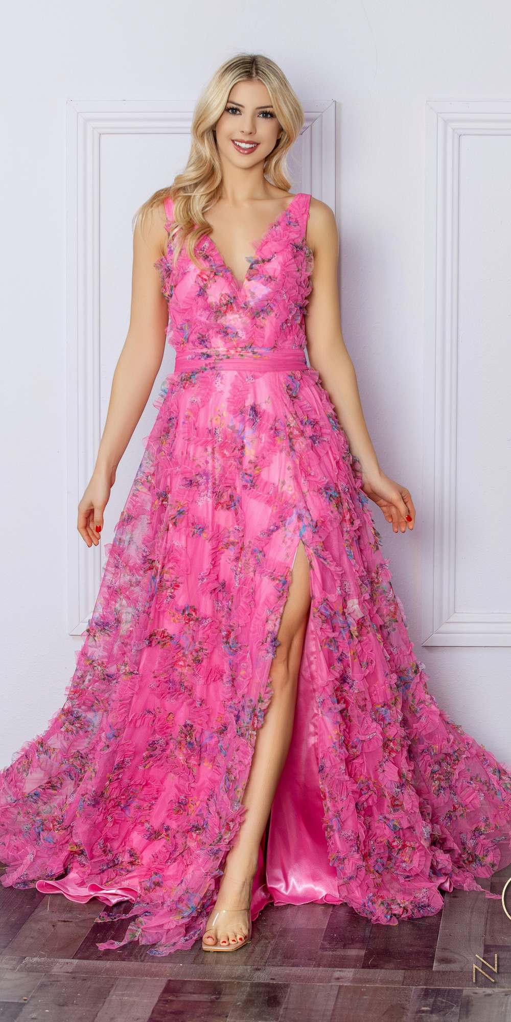 Vestido de noche largo con estampado floral, escote en V y corte en A Nox Anabel E1445