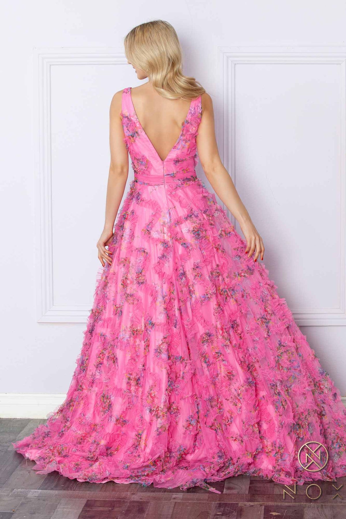 Vestido de noche largo con estampado floral, escote en V y corte en A Nox Anabel E1445