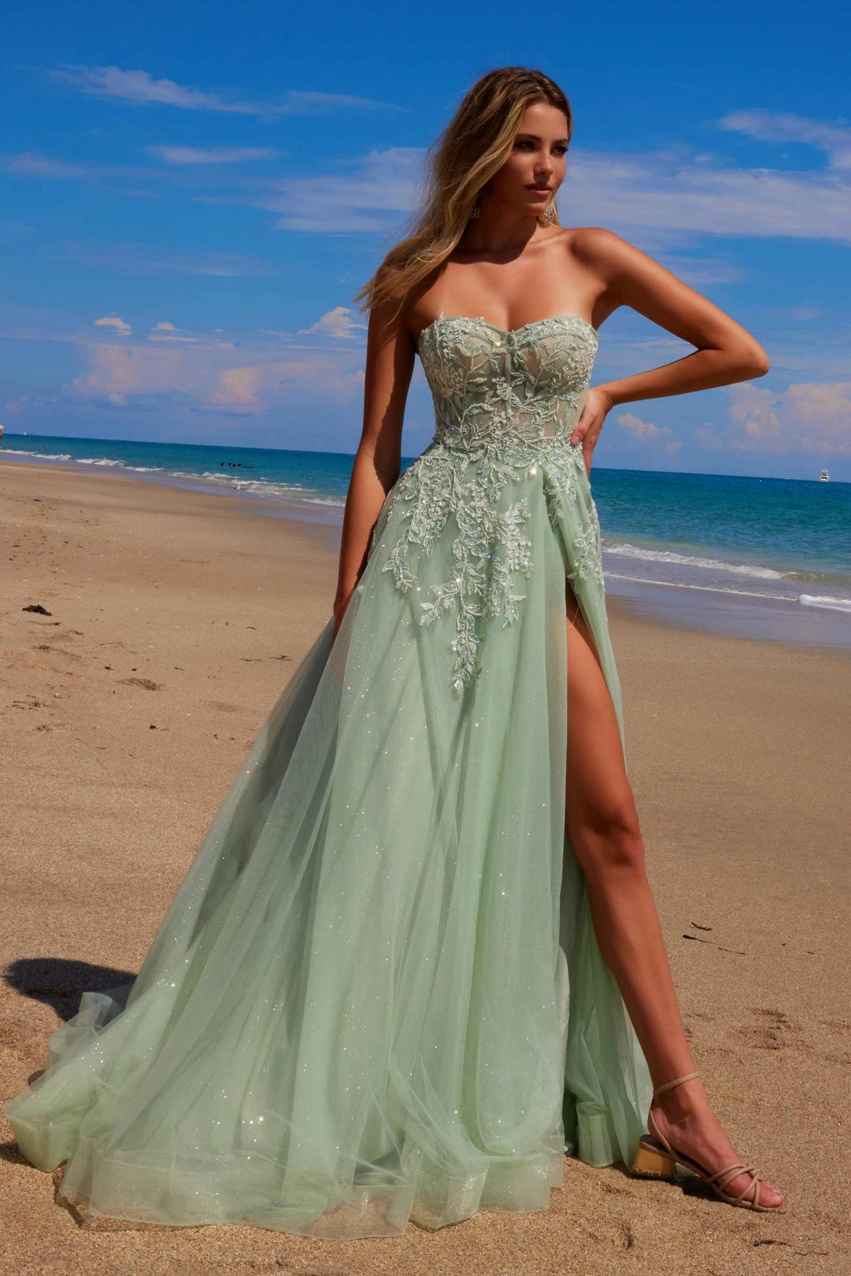 Nox Anabel G1371 Vestido Largo de Tul Corte A con Escote Corazón y Aplicaciones de Lentejuelas