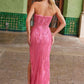 Vestido sin tirantes Nox Anabel G1650 con bordado semi-corazón y abertura