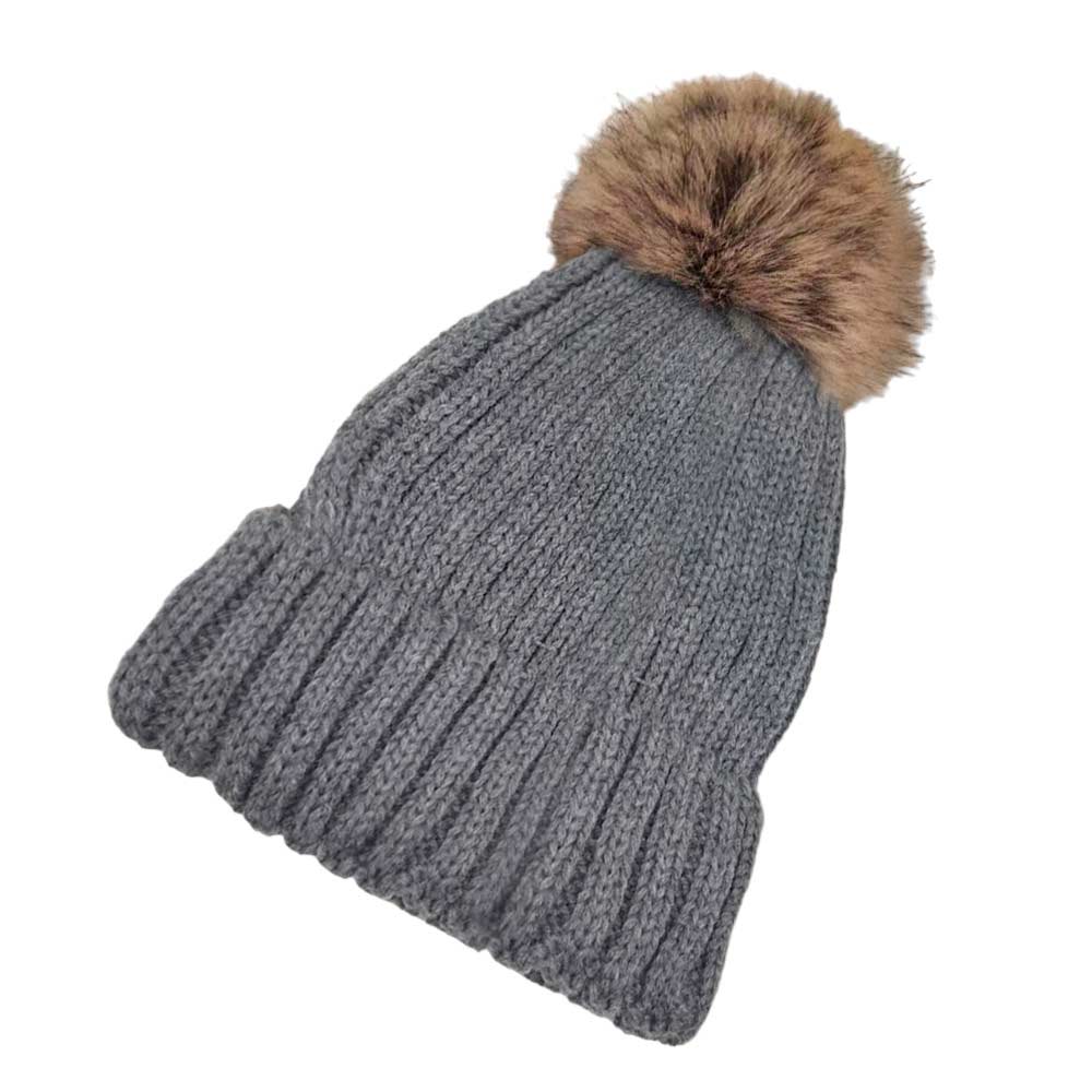 Gorro de punto liso con pompón de piel sintética