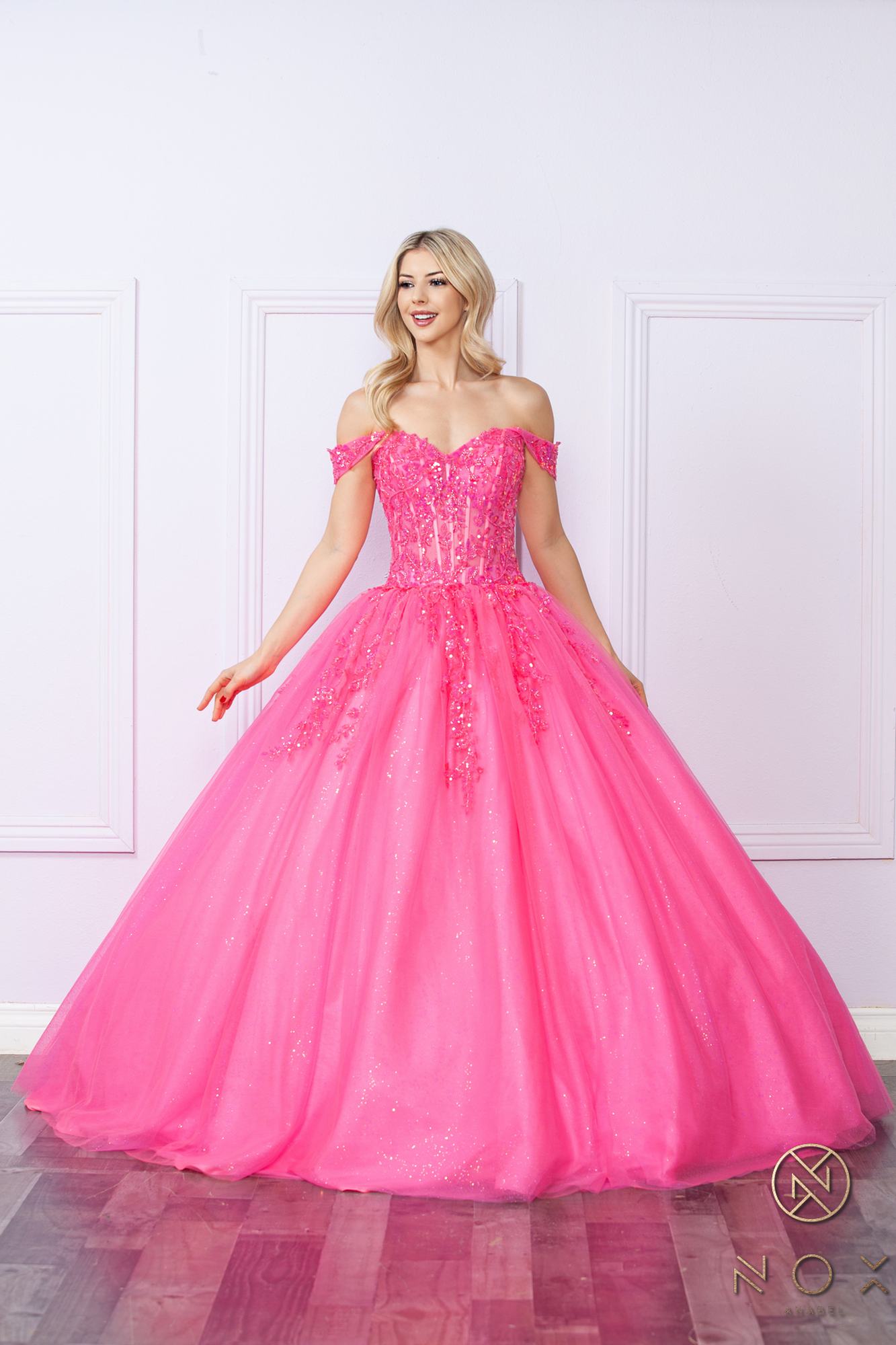 Nox Anabel H1349 Vestido de Quinceañera Largo y Voluminoso con Hombros Caídos