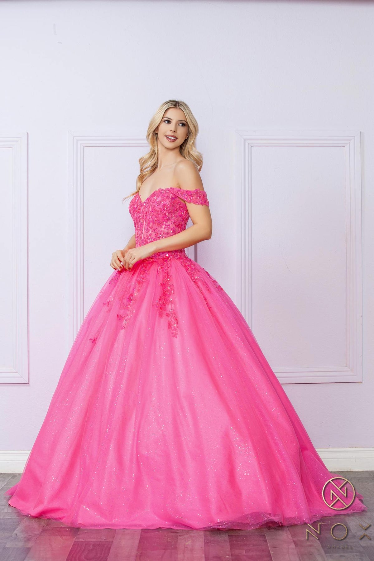 Nox Anabel H1349 Vestido de Quinceañera Largo y Voluminoso con Hombros Caídos