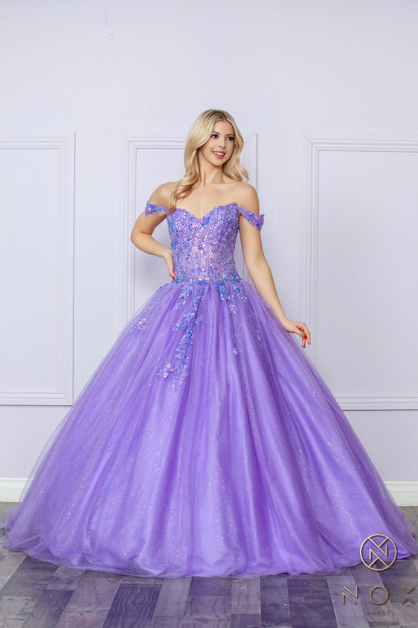 Nox Anabel H1349 Vestido de Quinceañera Largo y Voluminoso con Hombros Caídos