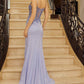 Vestido de satén brillante con bordado floral y abertura Nox Anabel H1670