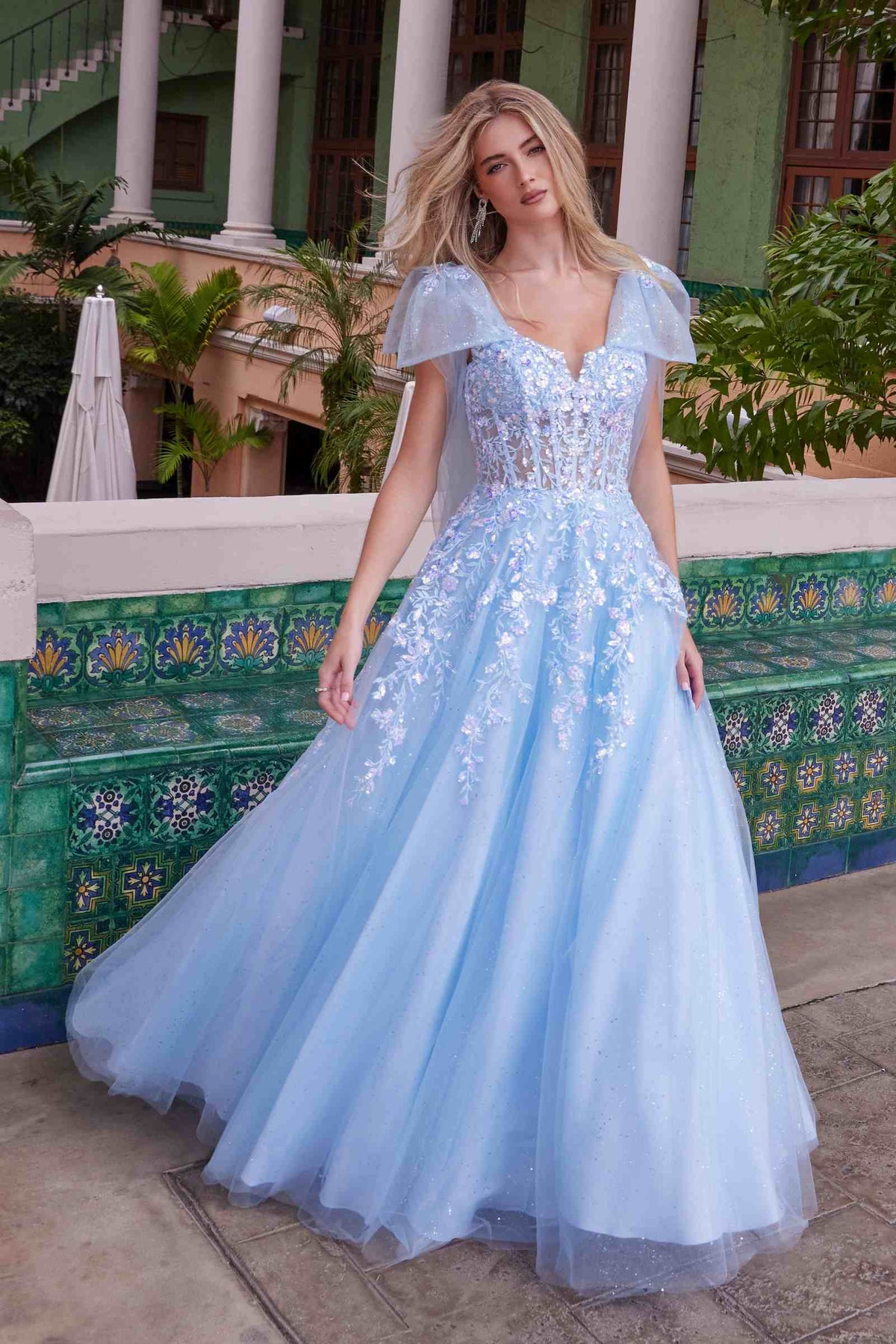 Nox Anabel H1680 Vestido de tul con apliques, tirantes drapeados y atados
