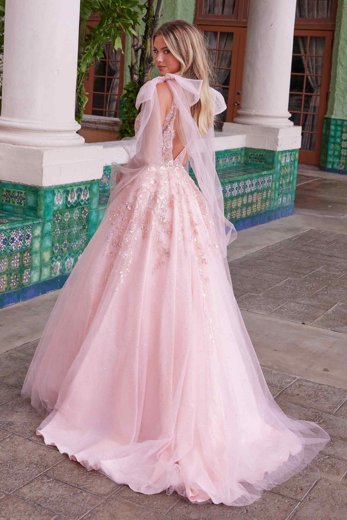 Nox Anabel H1680 Vestido de tul con apliques, tirantes drapeados y atados