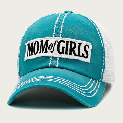 Gorra de béisbol con parte trasera de malla y mensaje "MAMÁ DE NIÑAS"