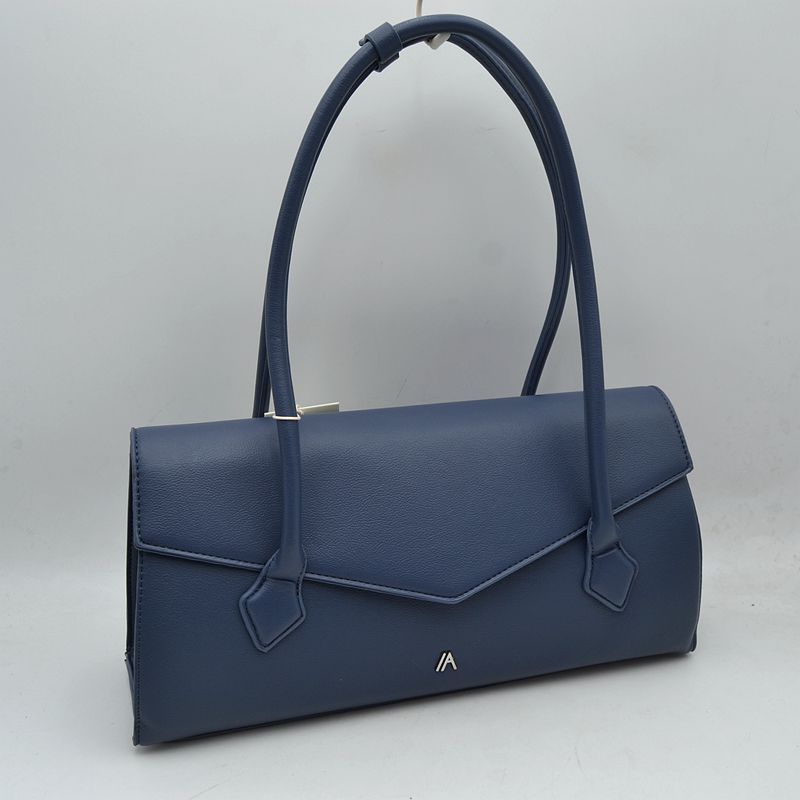 Minimalist Structured Shoulder Bag with Envelope Flap