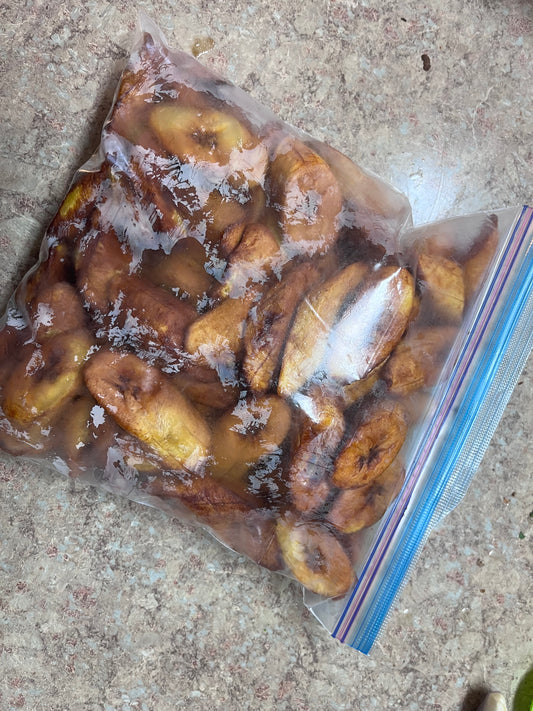 BOLSA ZIPLOC CON TAJADAS DE MADURO FRITAS